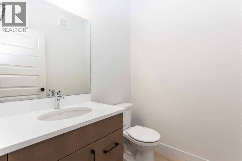 37 Terra Close, Red Deer, Alberta  T4P 0T7 - Photo 4 - A2309568