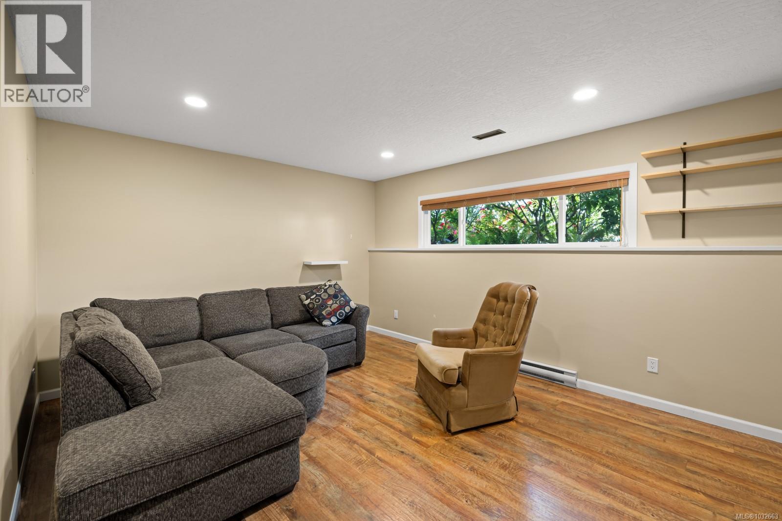 1897 San Pedro Ave, Saanich, British Columbia  V8N 2G7 - Photo 28 - 1032663