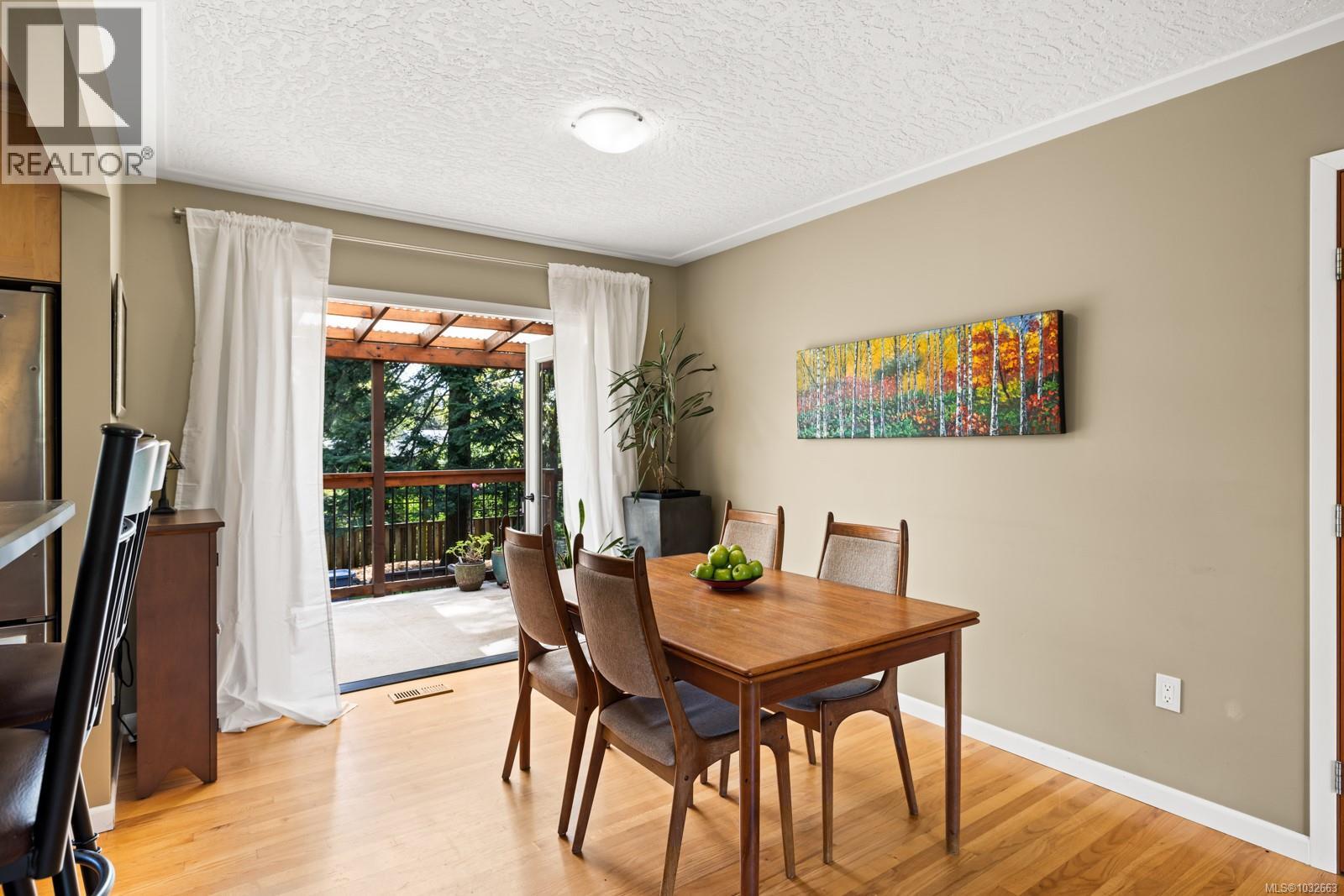 1897 San Pedro Ave, Saanich, British Columbia  V8N 2G7 - Photo 9 - 1032663