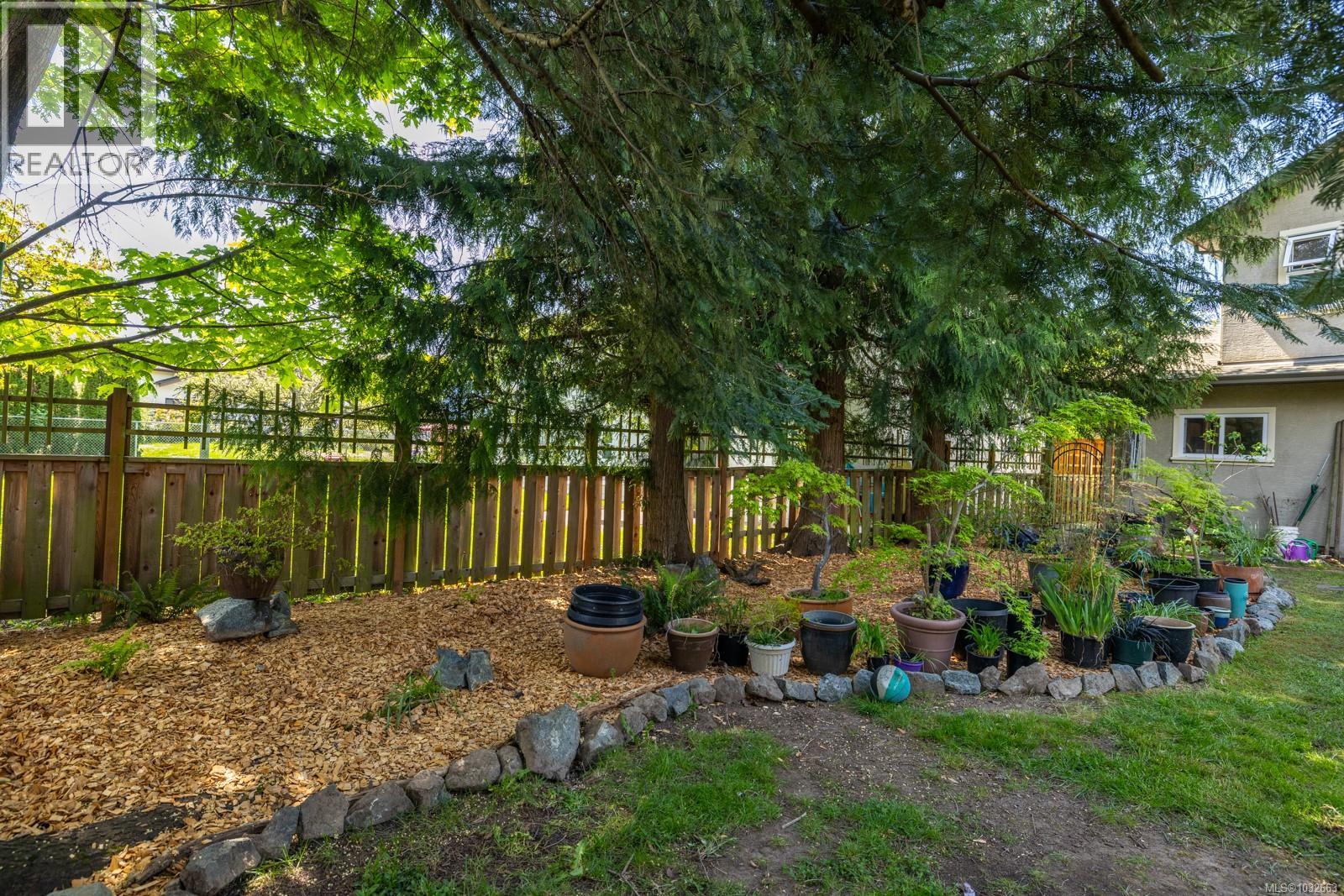 1897 San Pedro Ave, Saanich, British Columbia  V8N 2G7 - Photo 16 - 1032663