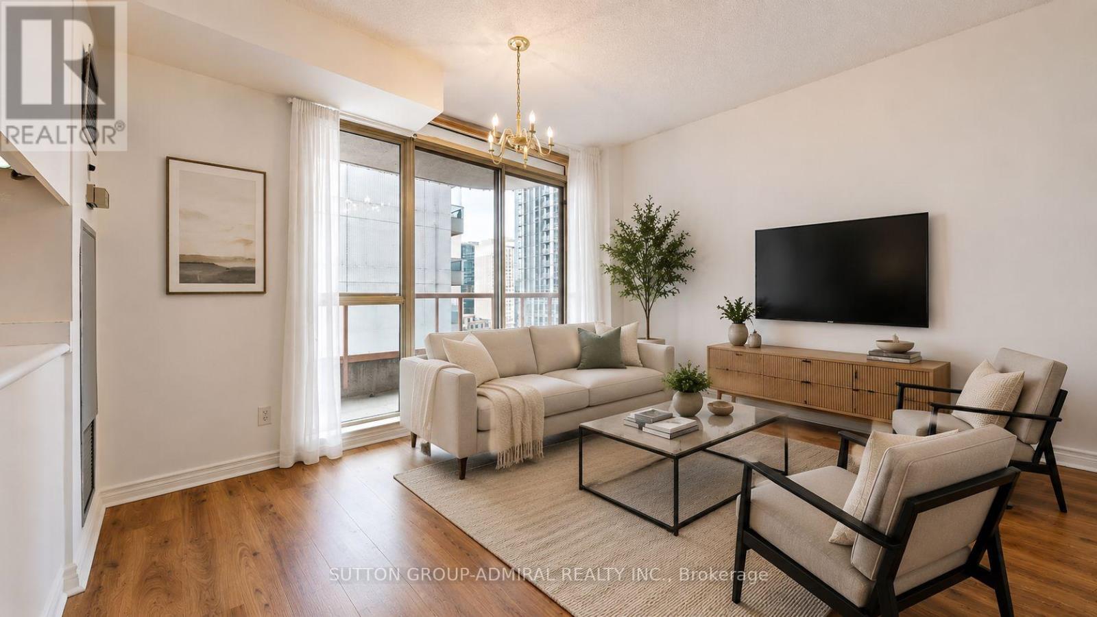 2507 - 736 Bay Street, Toronto, Ontario  M5G 1N6 - Photo 2 - C13104564