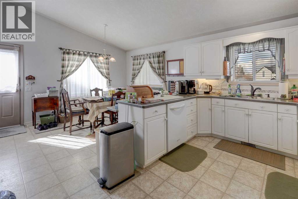 301 9 Street, Beiseker, Alberta  T0M 0G0 - Photo 6 - A2309561
