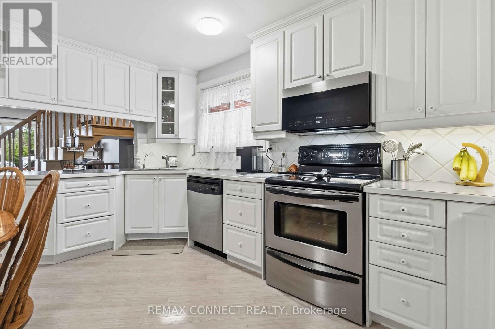 1805 Woodview Avenue, Pickering, Ontario  L1V 1L3 - Photo 11 - E13104472