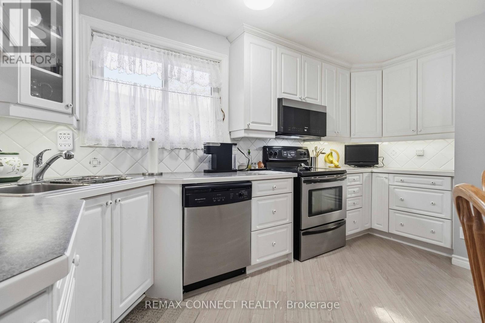 1805 Woodview Avenue, Pickering, Ontario  L1V 1L3 - Photo 14 - E13104472