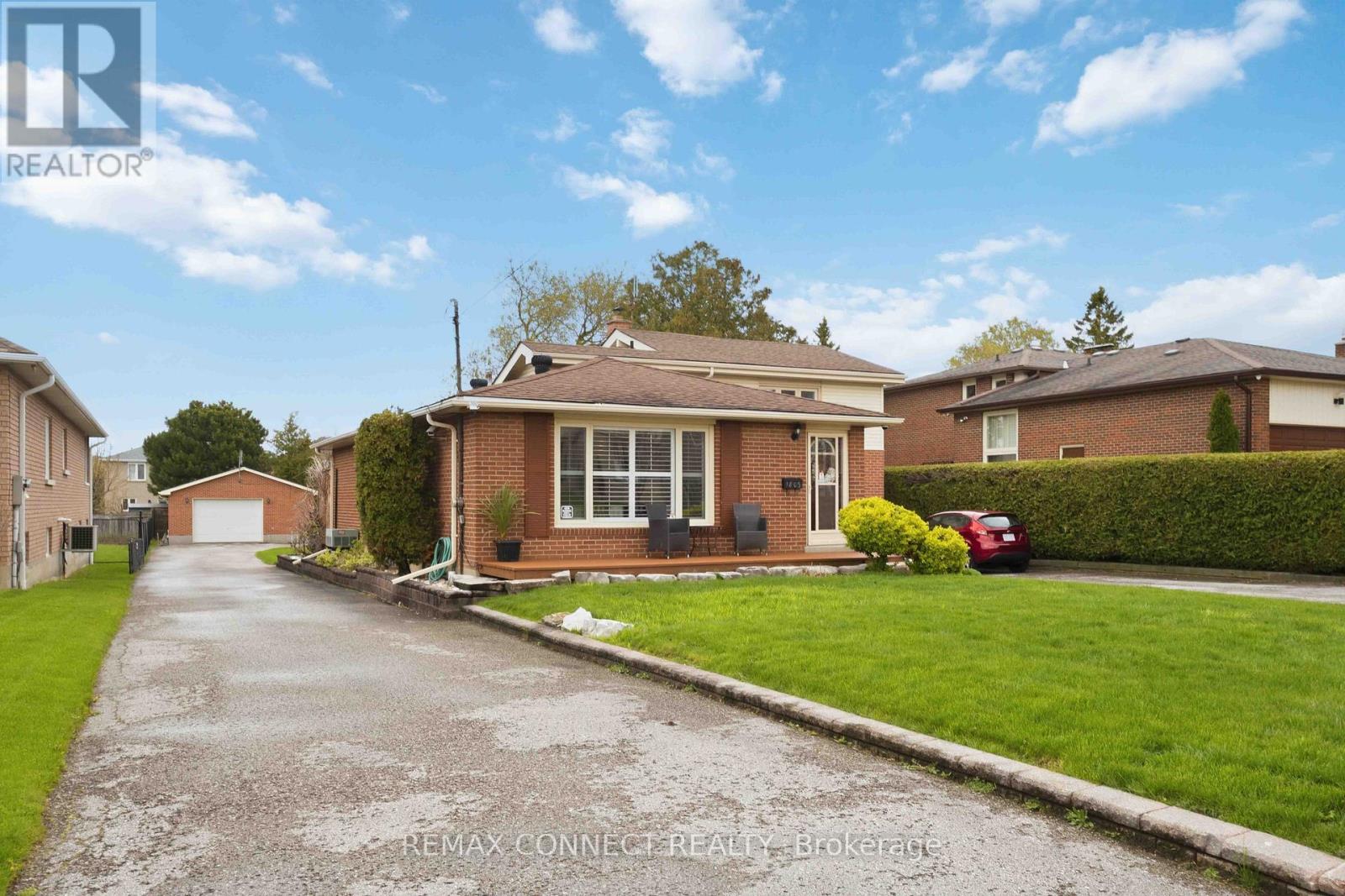 1805 Woodview Avenue, Pickering, Ontario  L1V 1L3 - Photo 2 - E13104472