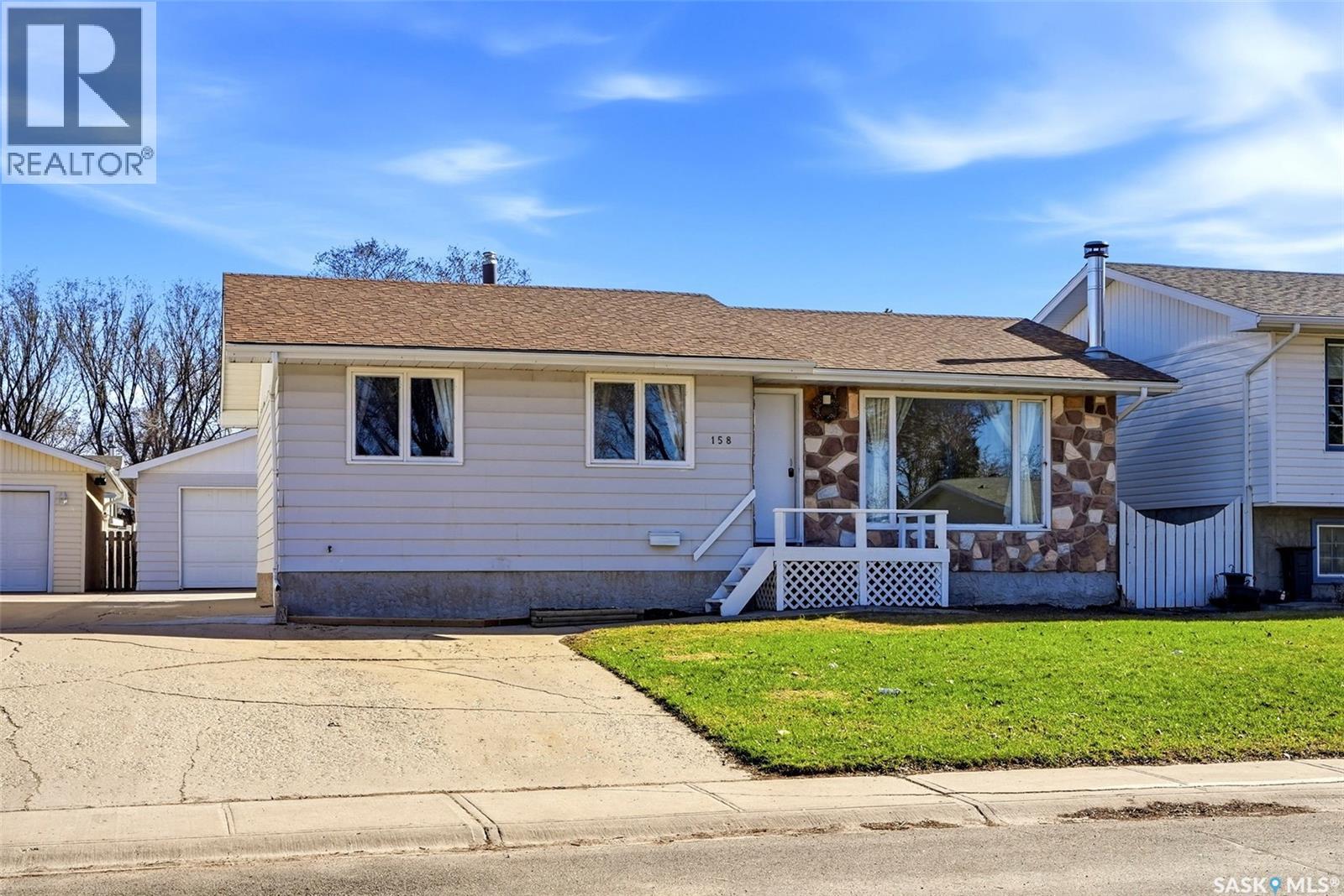 158 Trifunov Crescent, Regina, Saskatchewan  S4R 7C9 - Photo 1 - SK035441