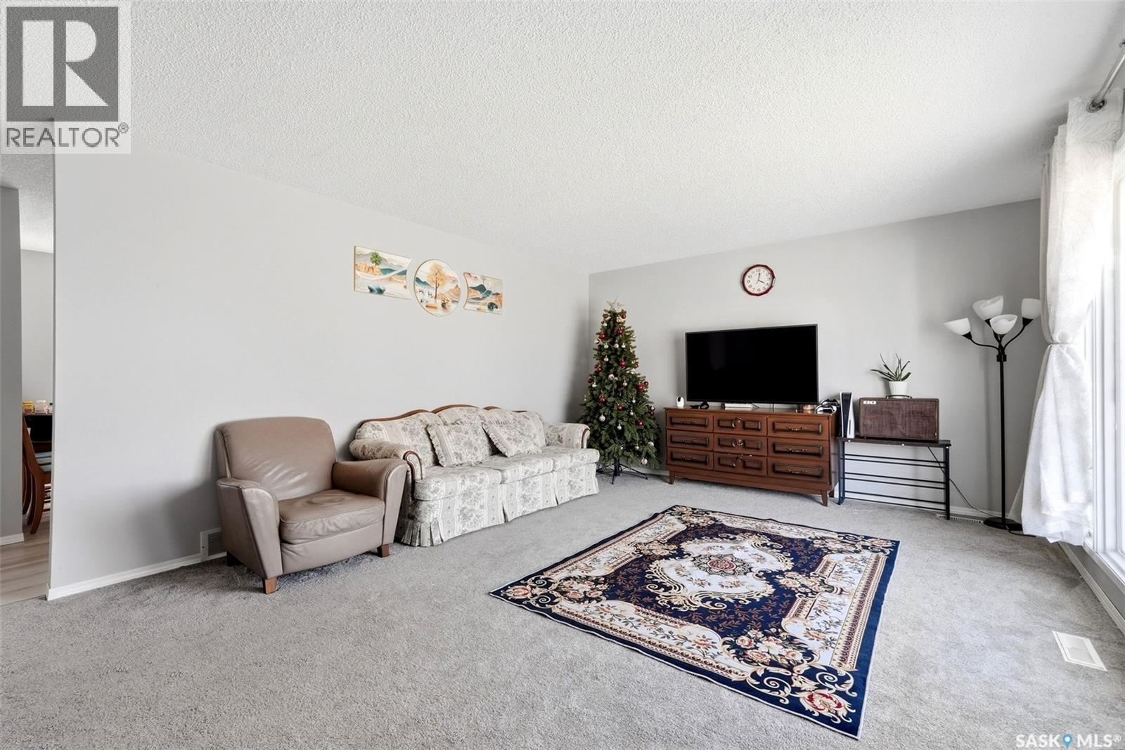 158 Trifunov Crescent, Regina, Saskatchewan  S4R 7C9 - Photo 5 - SK035441