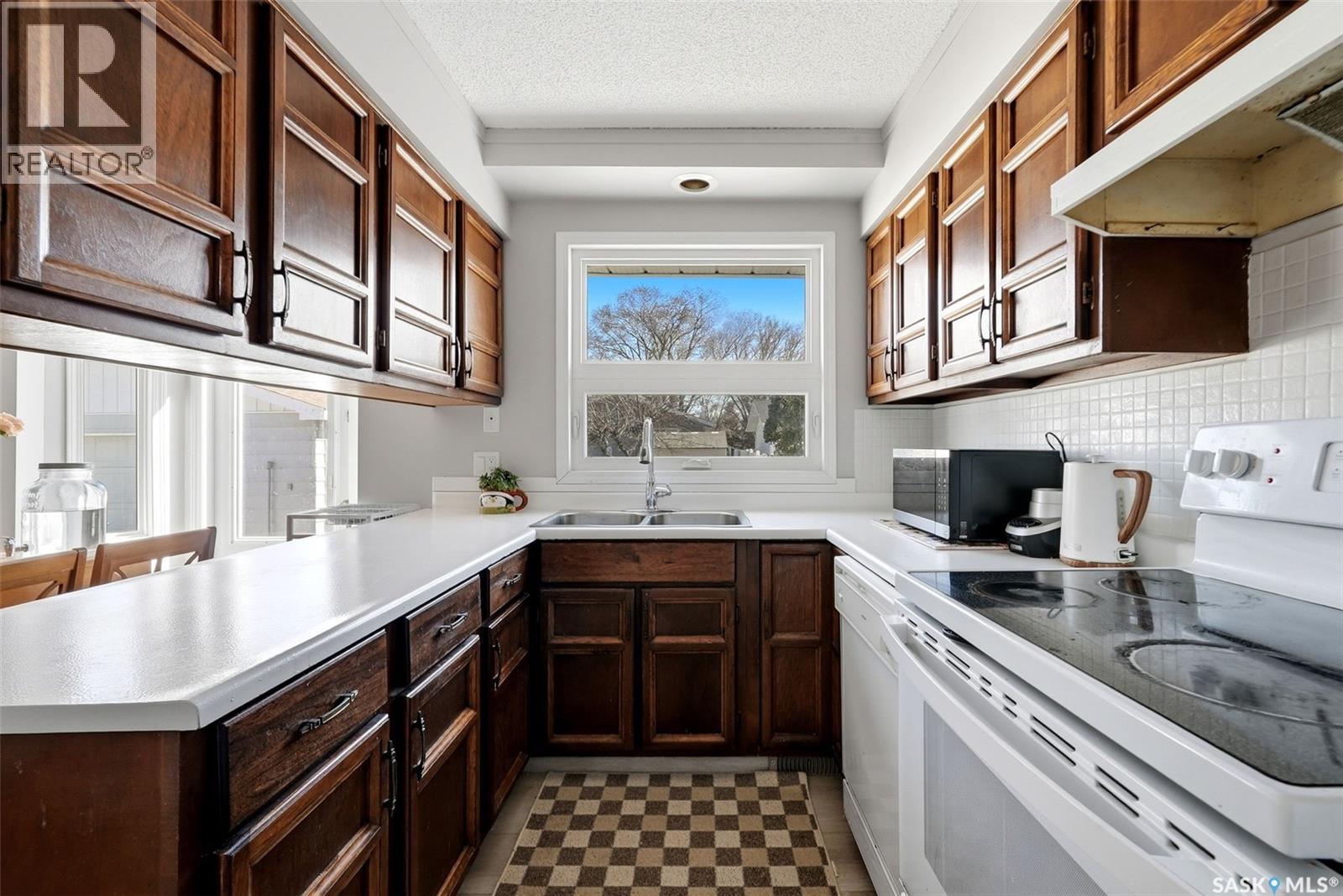 158 Trifunov Crescent, Regina, Saskatchewan  S4R 7C9 - Photo 8 - SK035441