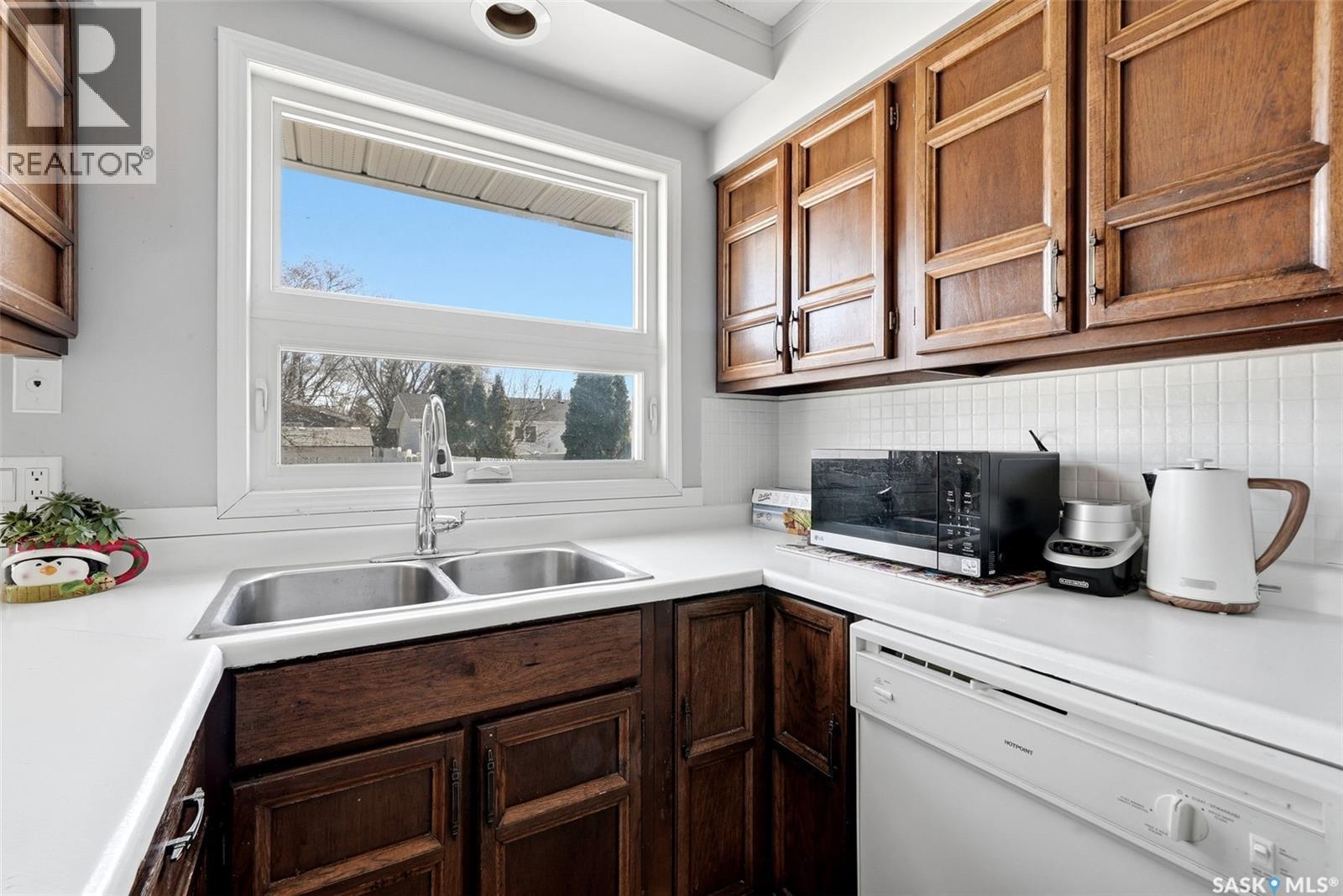 158 Trifunov Crescent, Regina, Saskatchewan  S4R 7C9 - Photo 9 - SK035441