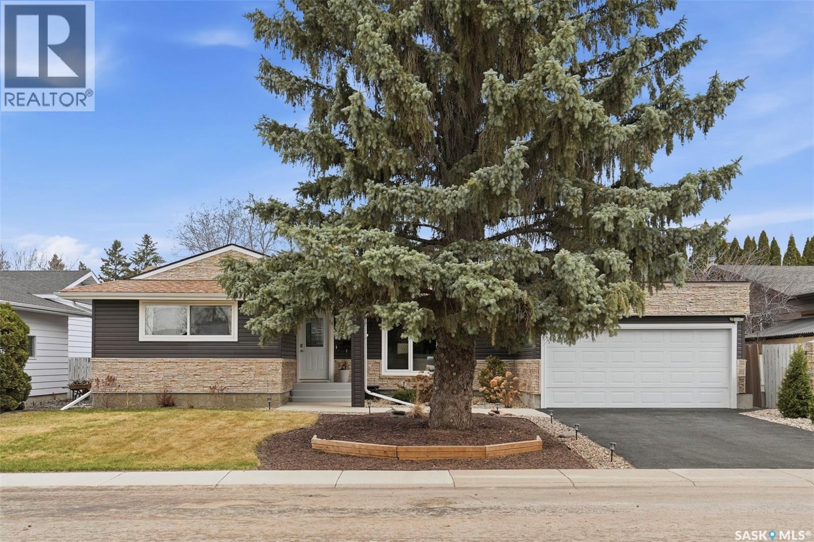 411 Auld Crescent, Saskatoon, Saskatchewan  S7H 4X2 - Photo 1 - SK035440
