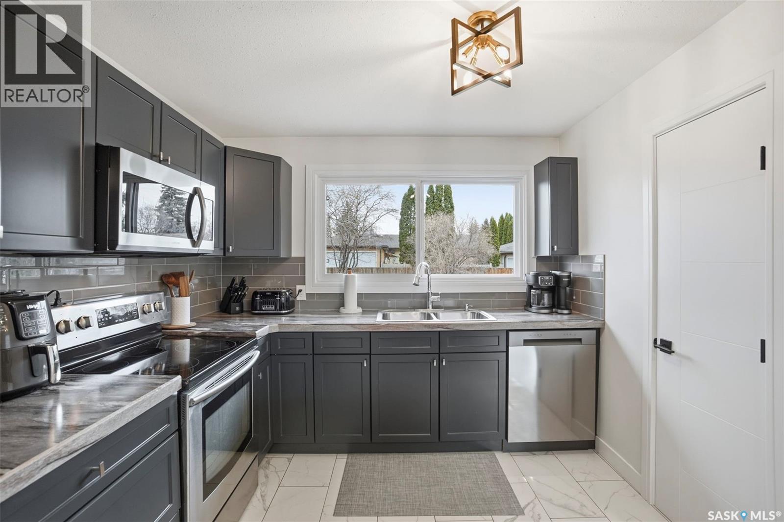 411 Auld Crescent, Saskatoon, Saskatchewan  S7H 4X2 - Photo 11 - SK035440