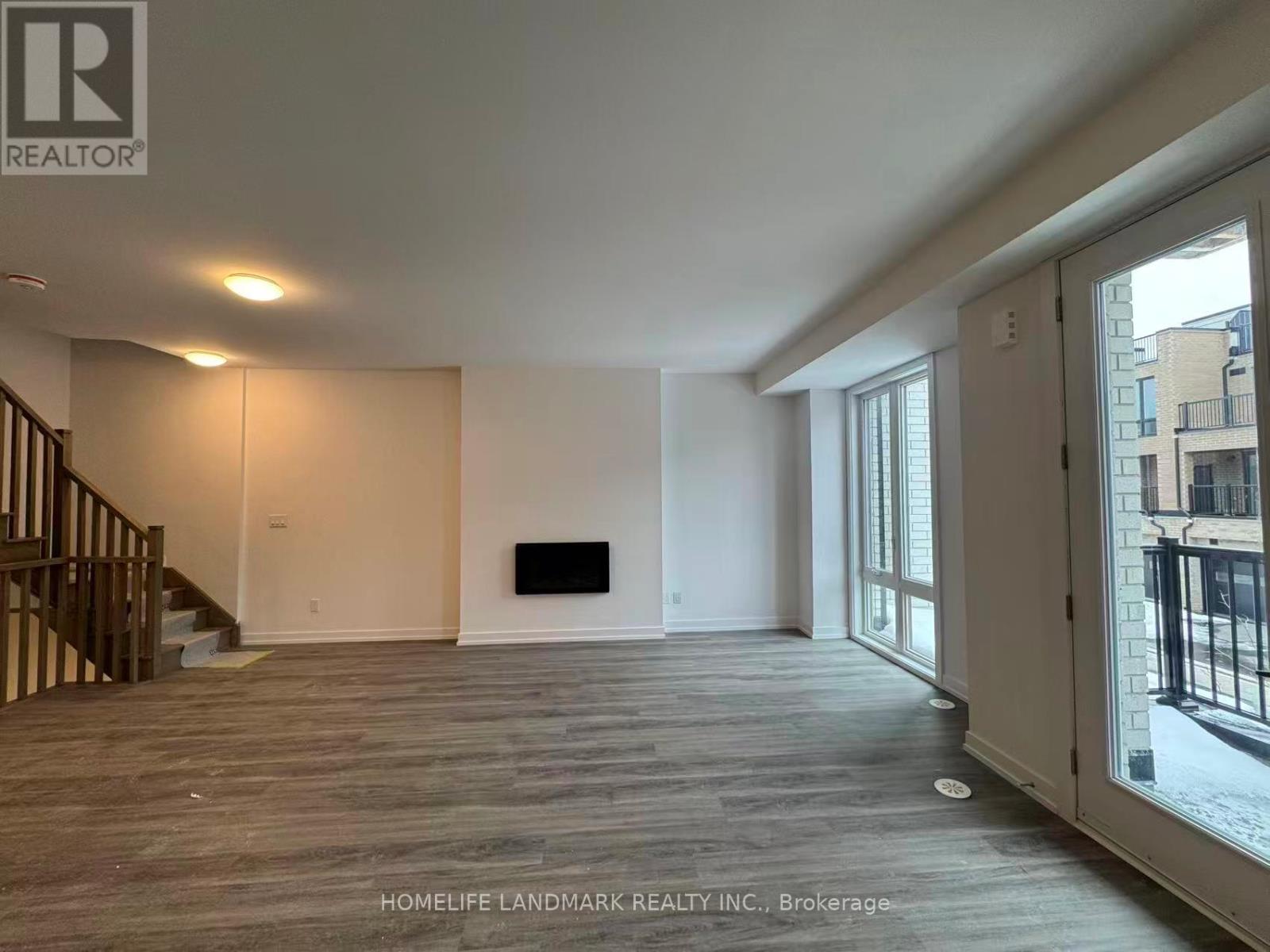 15 KERNS LANE, Richmond Hill, Ontario