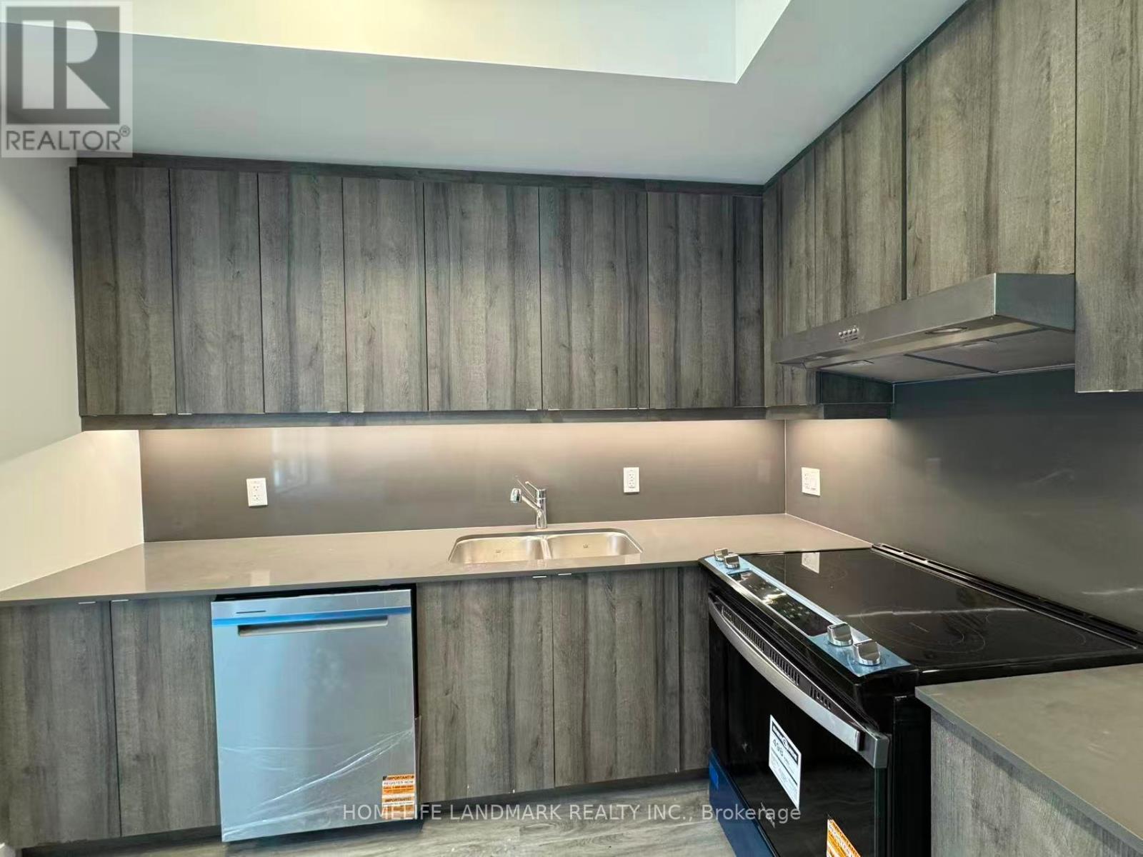 15 Kerns Lane, Richmond Hill, Ontario L4E 1M1 - Photo 4 - N13104614