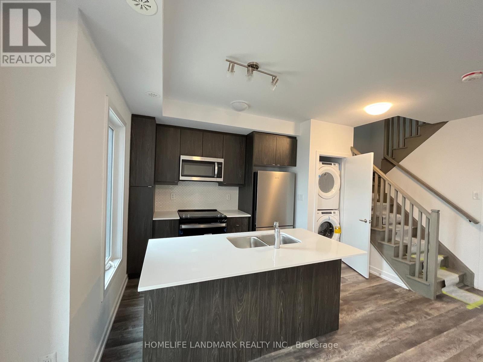 206 - 3 Bancroft Lane, Richmond Hill, Ontario  L4E 1M1 - Photo 2 - N13104638