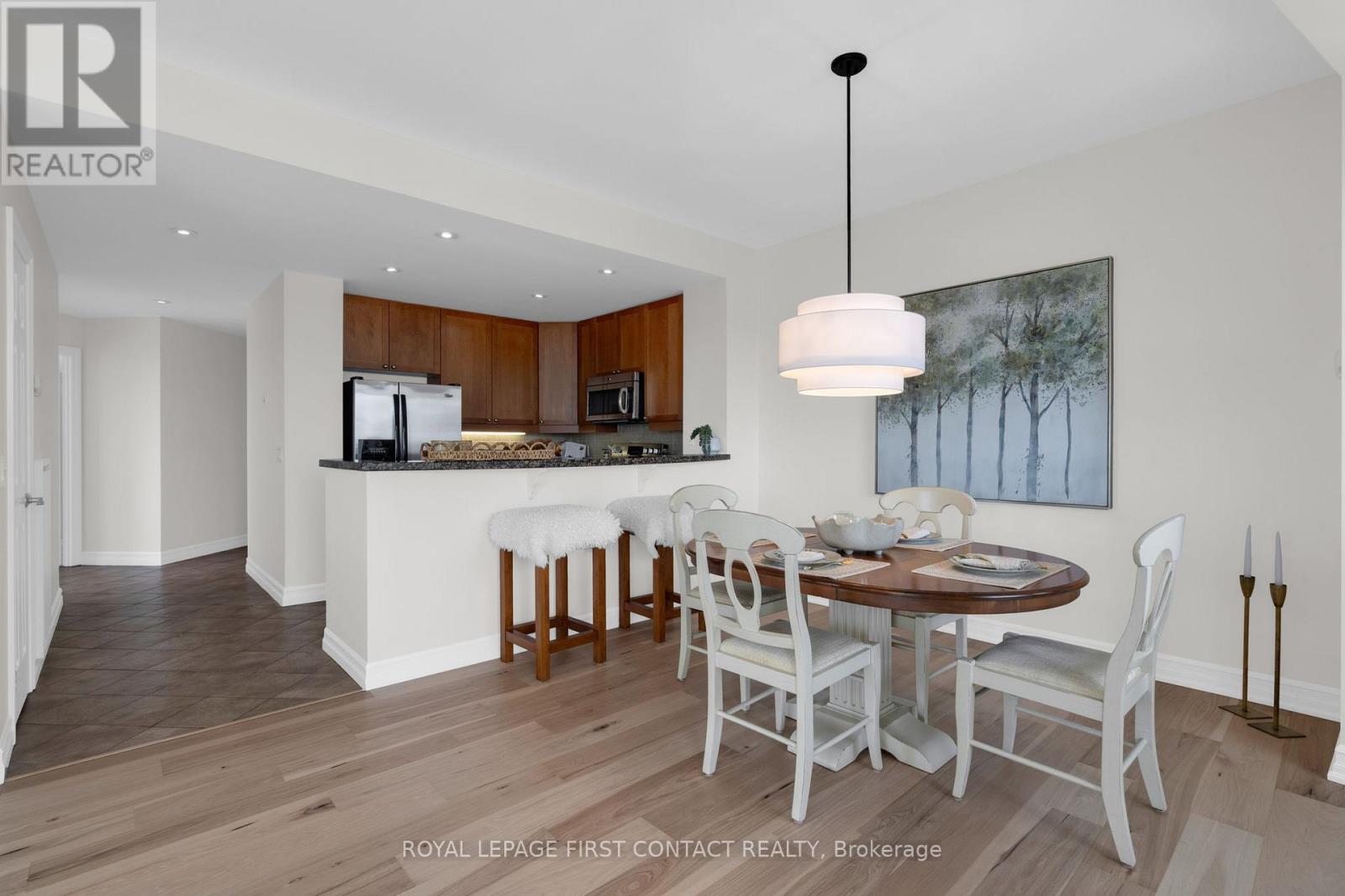 1407 - 6 Toronto Street, Barrie (City Centre), Ontario  L4N 9R2 - Photo 13 - S13104512