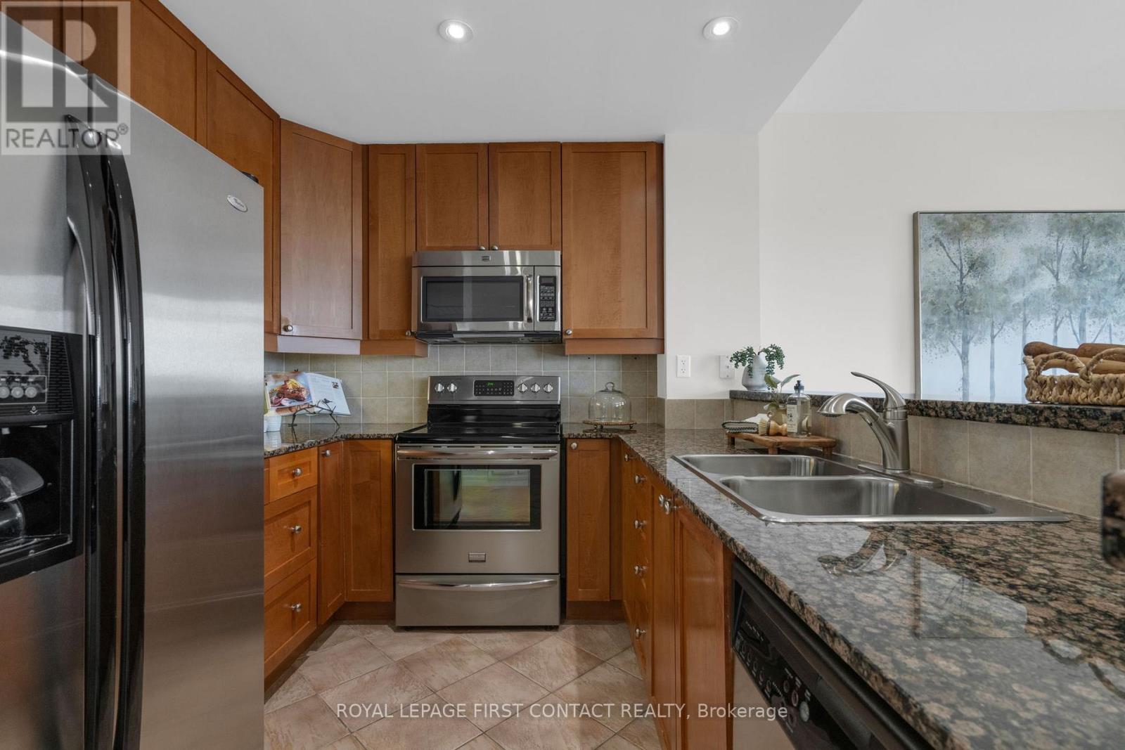 1407 - 6 Toronto Street, Barrie (City Centre), Ontario  L4N 9R2 - Photo 21 - S13104512