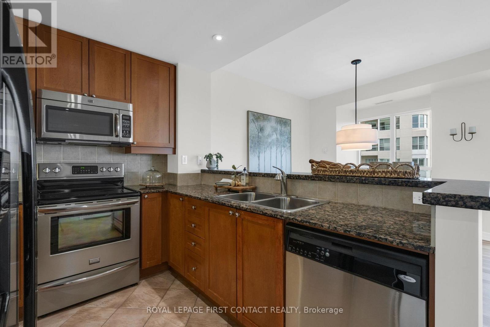 1407 - 6 Toronto Street, Barrie (City Centre), Ontario  L4N 9R2 - Photo 22 - S13104512