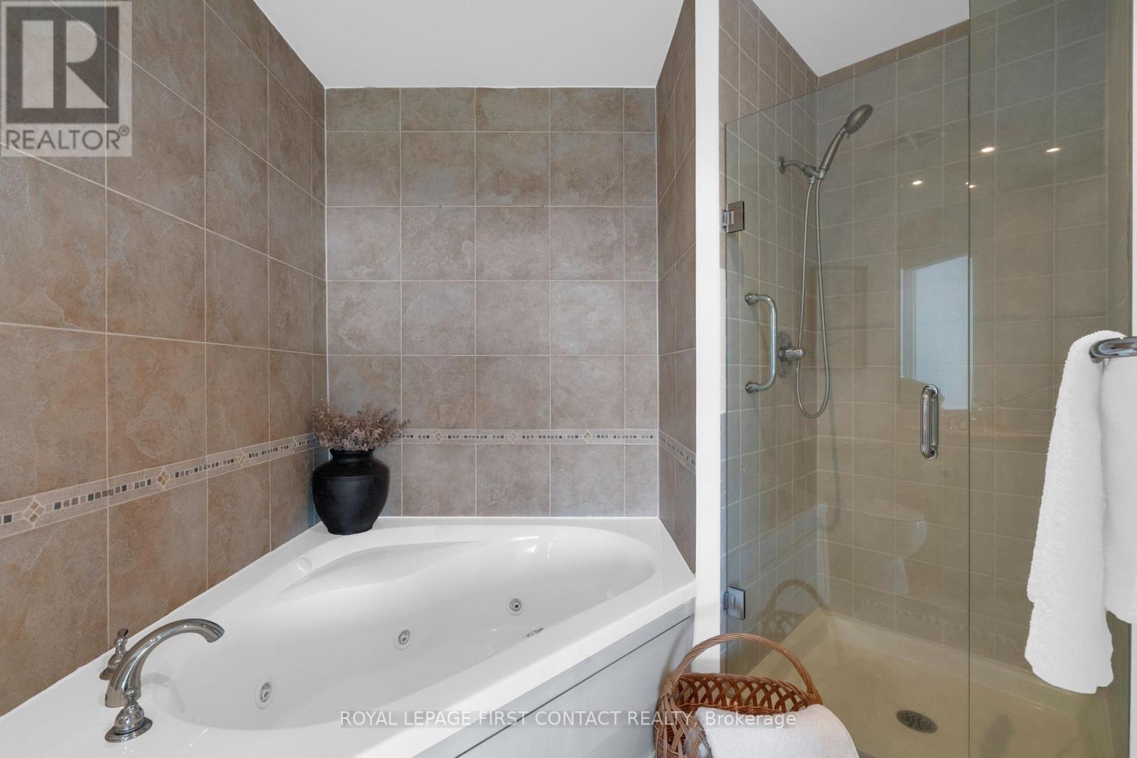 1407 - 6 Toronto Street, Barrie (City Centre), Ontario  L4N 9R2 - Photo 29 - S13104512