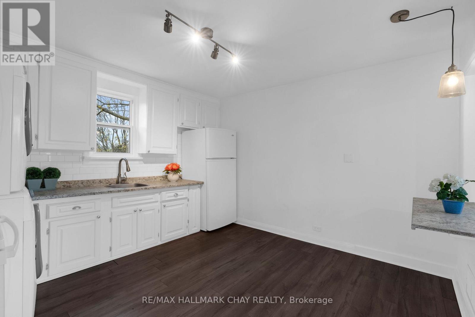 296 Barrie Road, Orillia, Ontario  L3V 2R7 - Photo 12 - S13104616