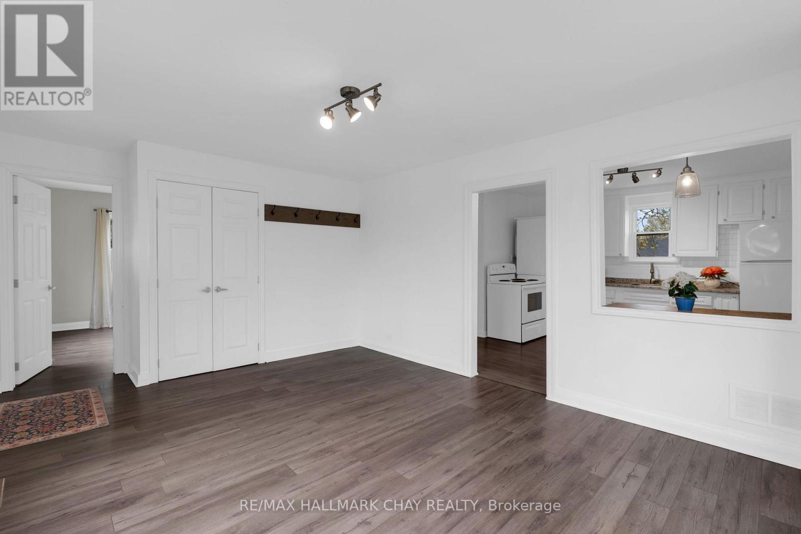 296 Barrie Road, Orillia, Ontario  L3V 2R7 - Photo 7 - S13104616