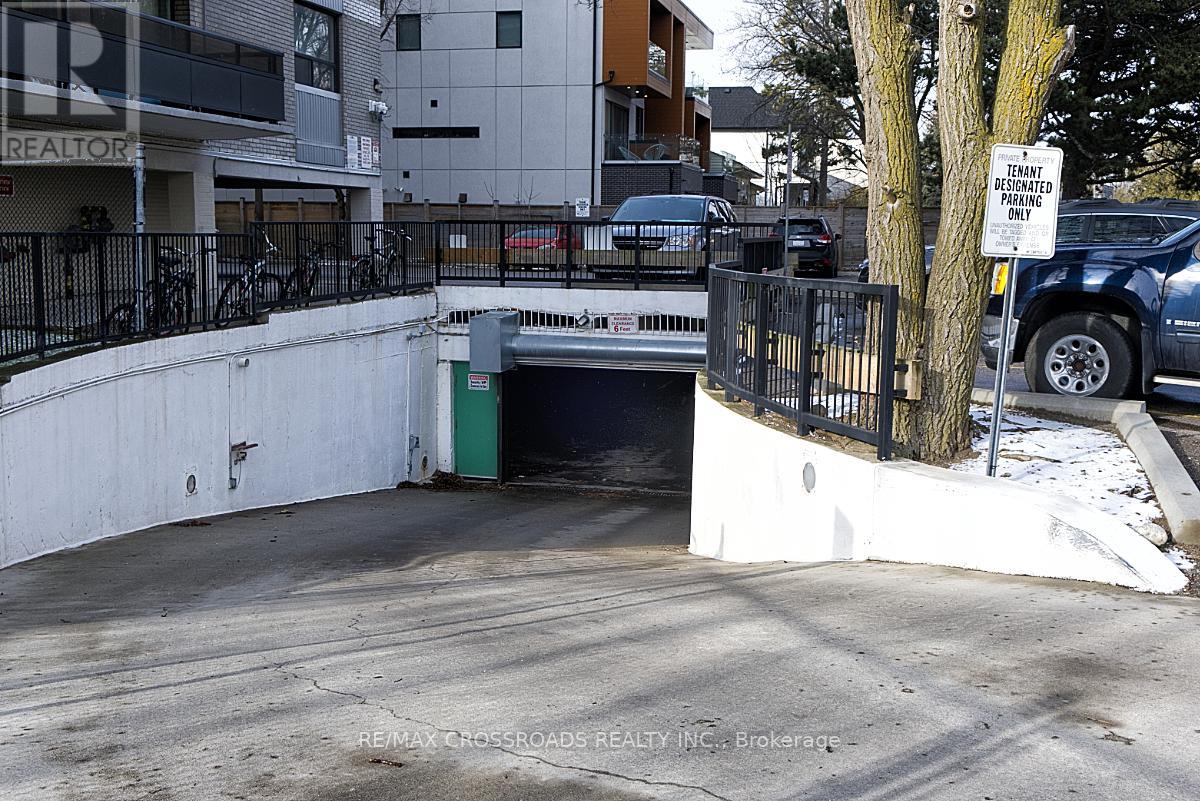103 - 363 Lakeshore Road E, Mississauga, Ontario  L5G 1H7 - Photo 6 - W13104464