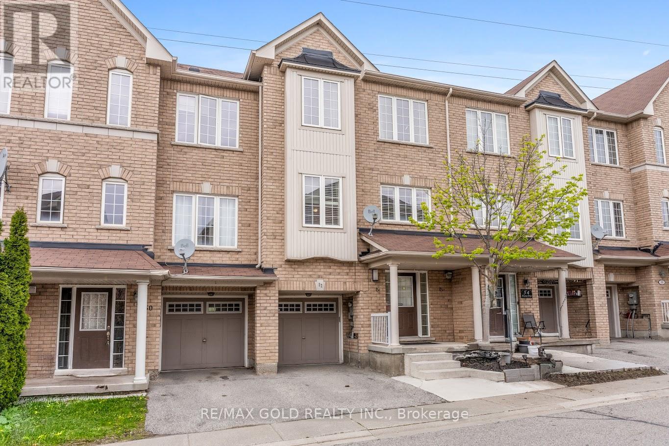 52 Arizona Drive, Brampton, Ontario  L6Y 0R6 - Photo 3 - W13104470