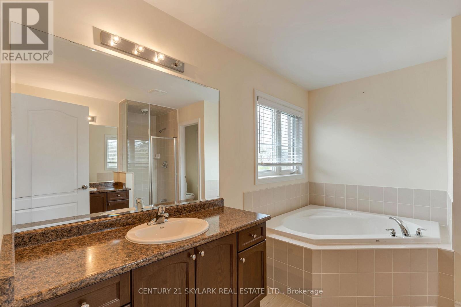 4 Mistletoe Place, Brampton, Ontario  L6Y 5V1 - Photo 16 - W13104510