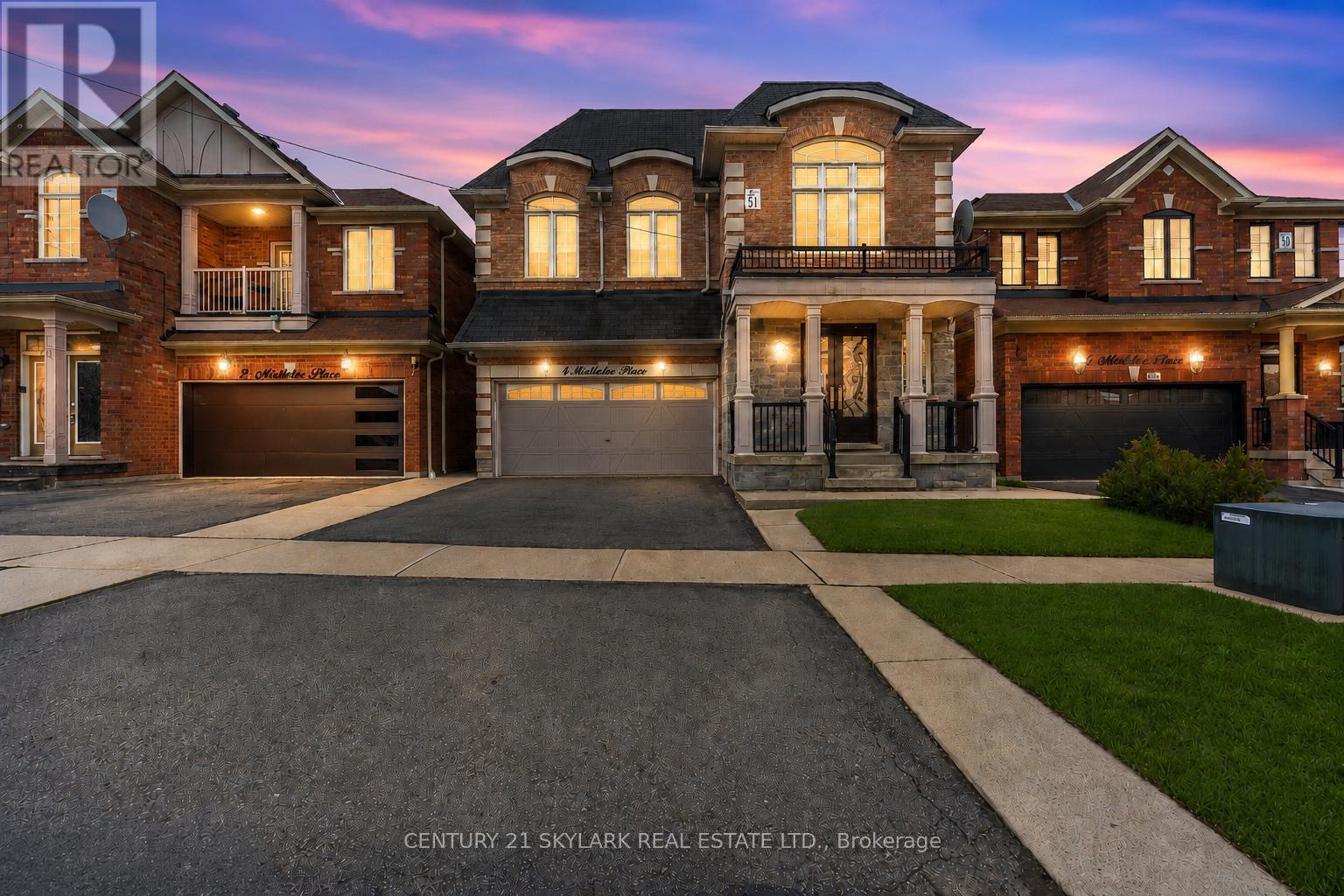 4 Mistletoe Place, Brampton, Ontario  L6Y 5V1 - Photo 2 - W13104510