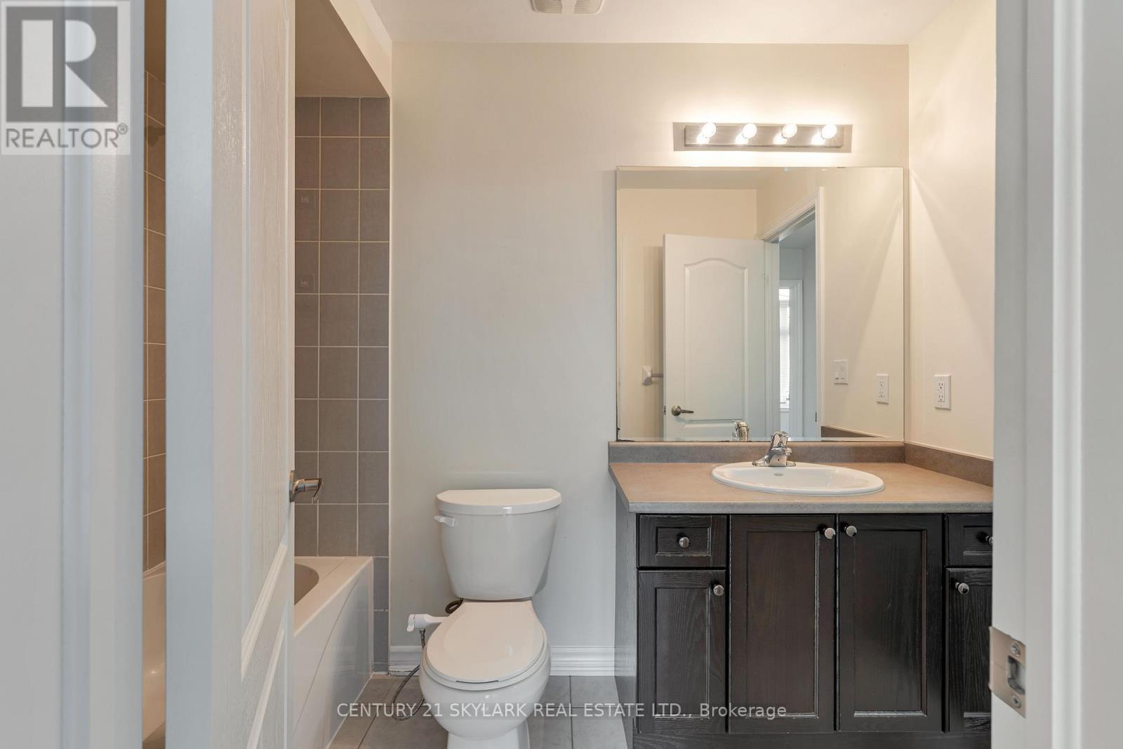 4 Mistletoe Place, Brampton, Ontario  L6Y 5V1 - Photo 25 - W13104510