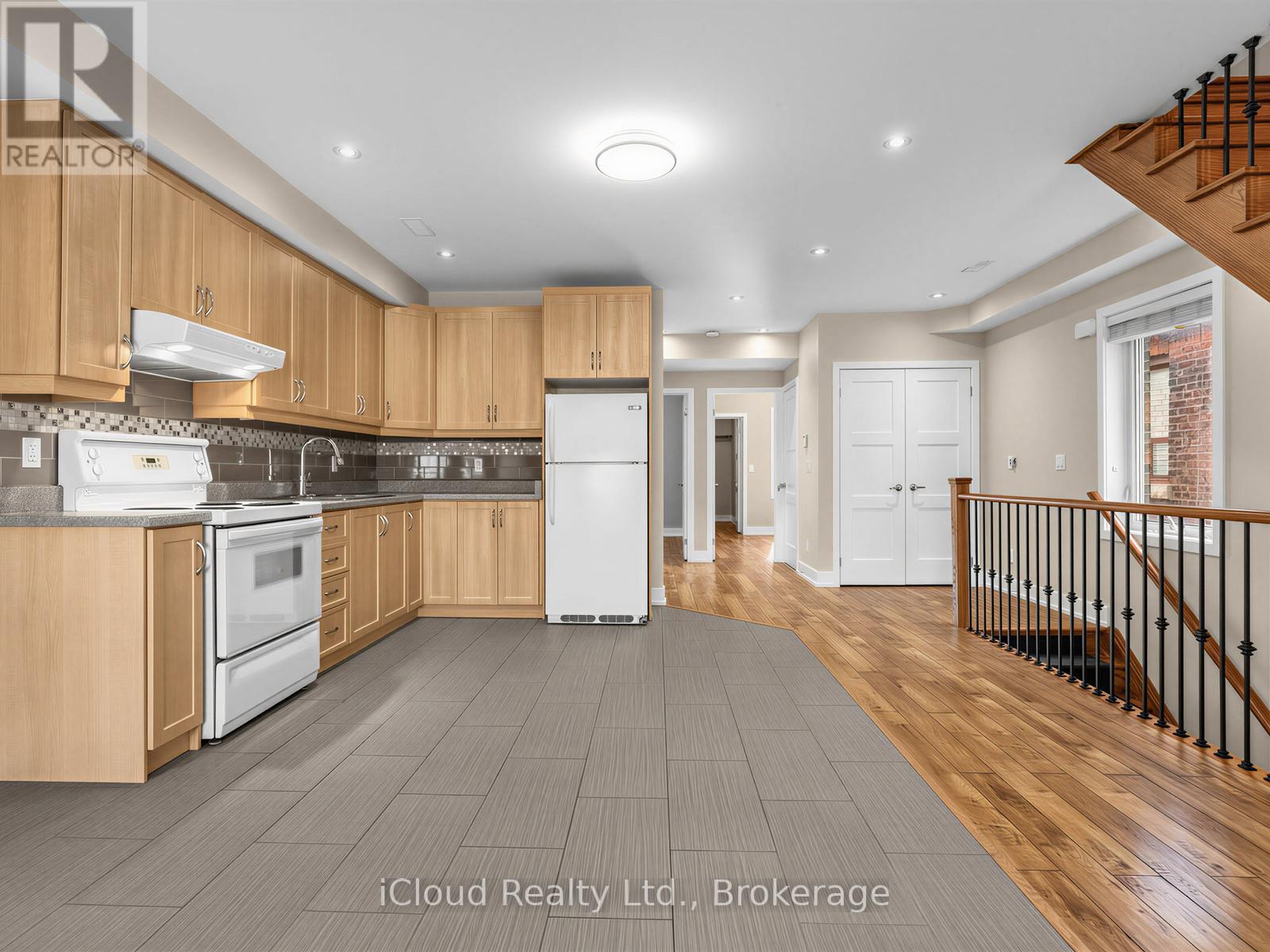 2 - 1226 Lansdowne Avenue, Toronto, Ontario  M6H 3Z8 - Photo 8 - W13104604