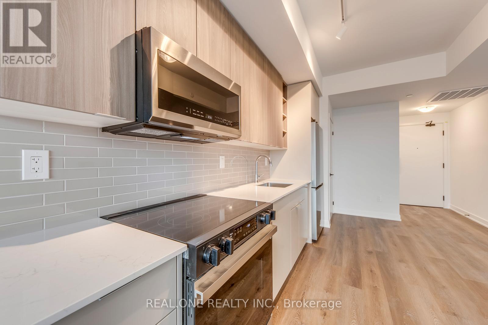 2010 - 2075 Lakeshore Road, Burlington, Ontario  L7R 0H3 - Photo 11 - W13104622