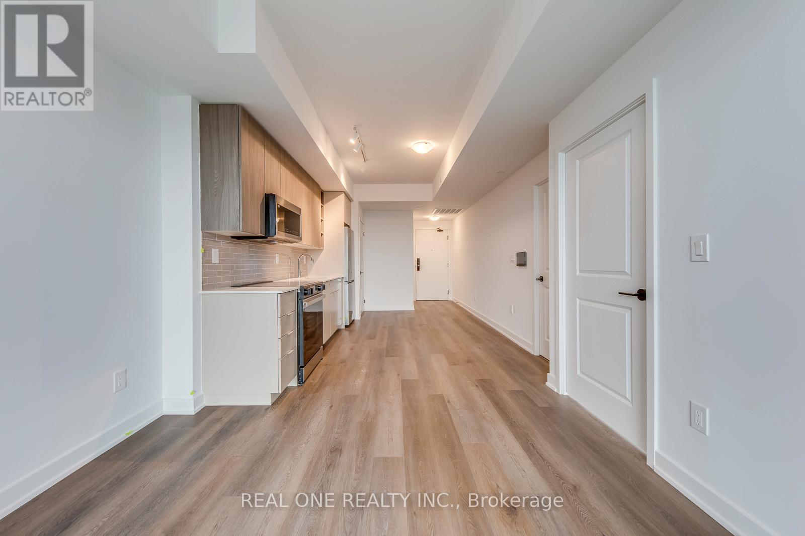 2010 - 2075 Lakeshore Road, Burlington, Ontario  L7R 0H3 - Photo 17 - W13104622