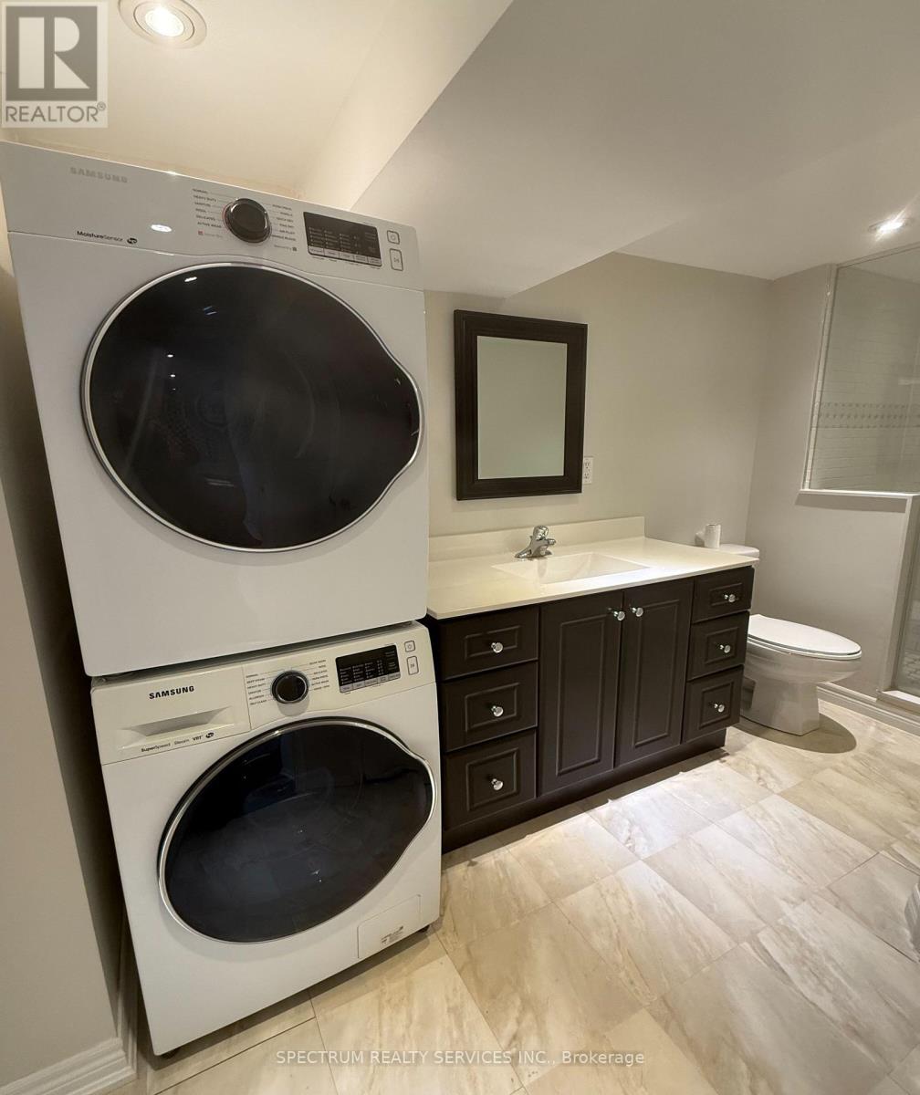 Lower - 1002 Weston Road, Toronto, Ontario  M6N 3S1 - Photo 11 - W13104036