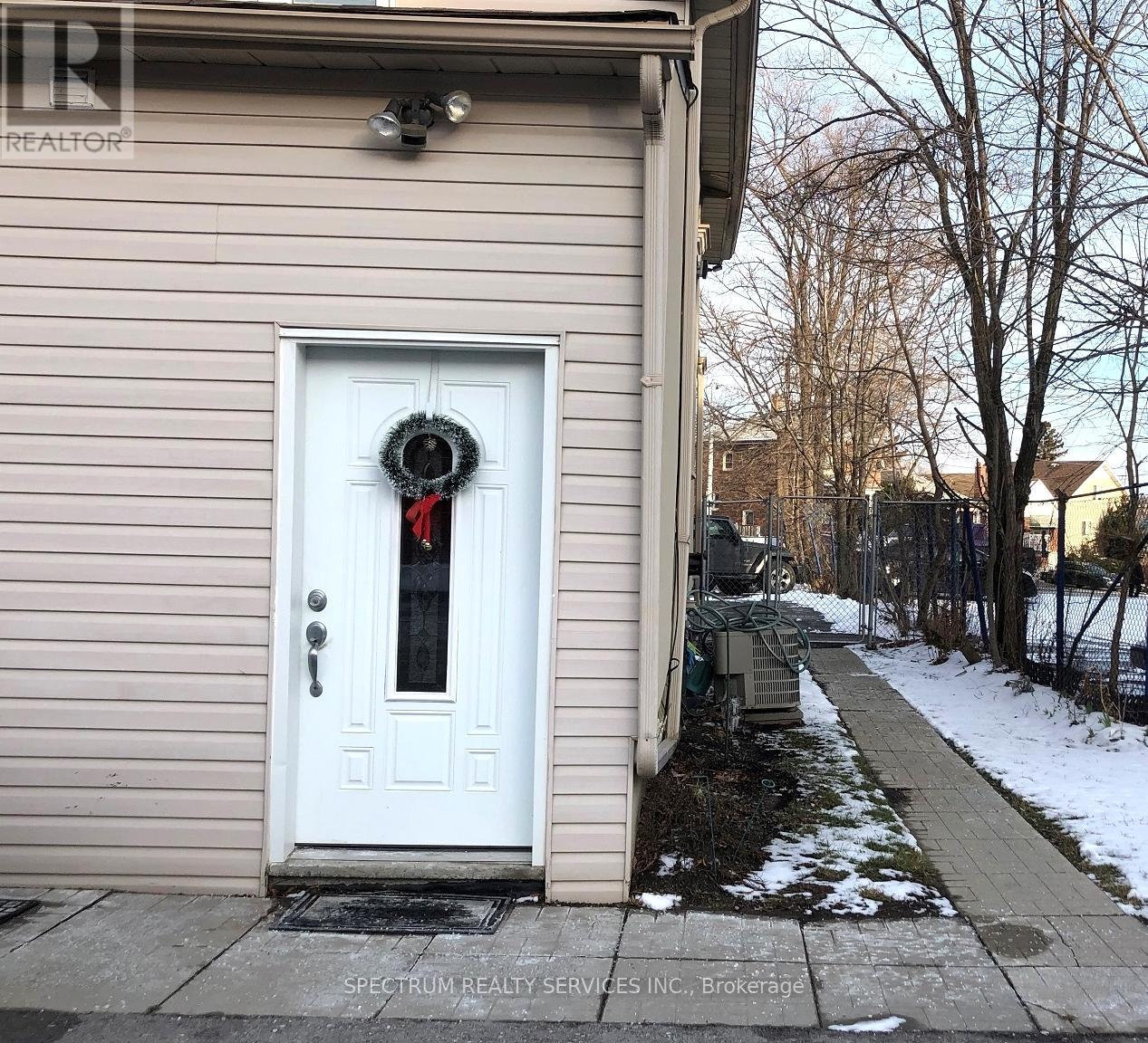LOWER - 1002 WESTON ROAD, Toronto, Ontario