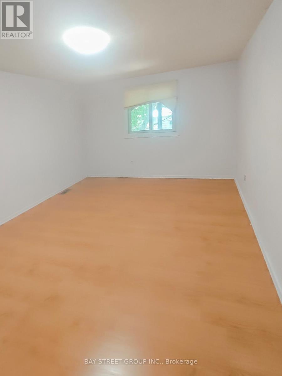Upper Floor - 38 Noecker Street, Waterloo, Ontario  N2J 2R4 - Photo 10 - X13104518