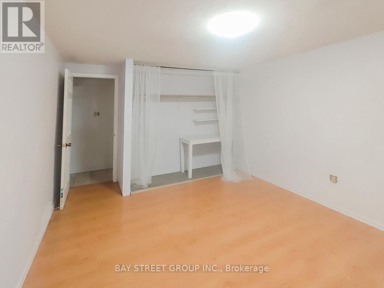 Upper Floor - 38 Noecker Street, Waterloo, Ontario  N2J 2R4 - Photo 11 - X13104518