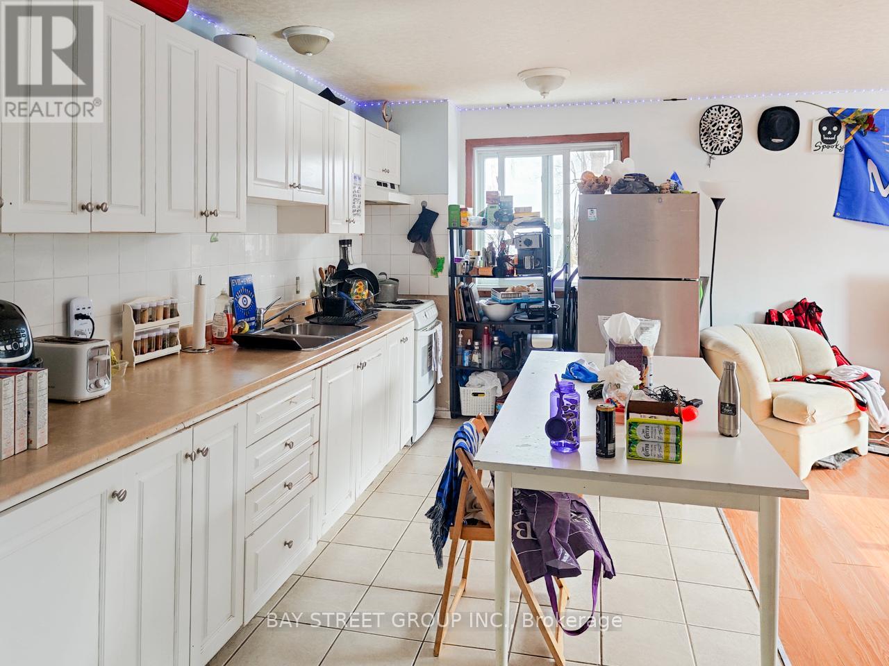 Upper Floor - 38 Noecker Street, Waterloo, Ontario  N2J 2R4 - Photo 4 - X13104518