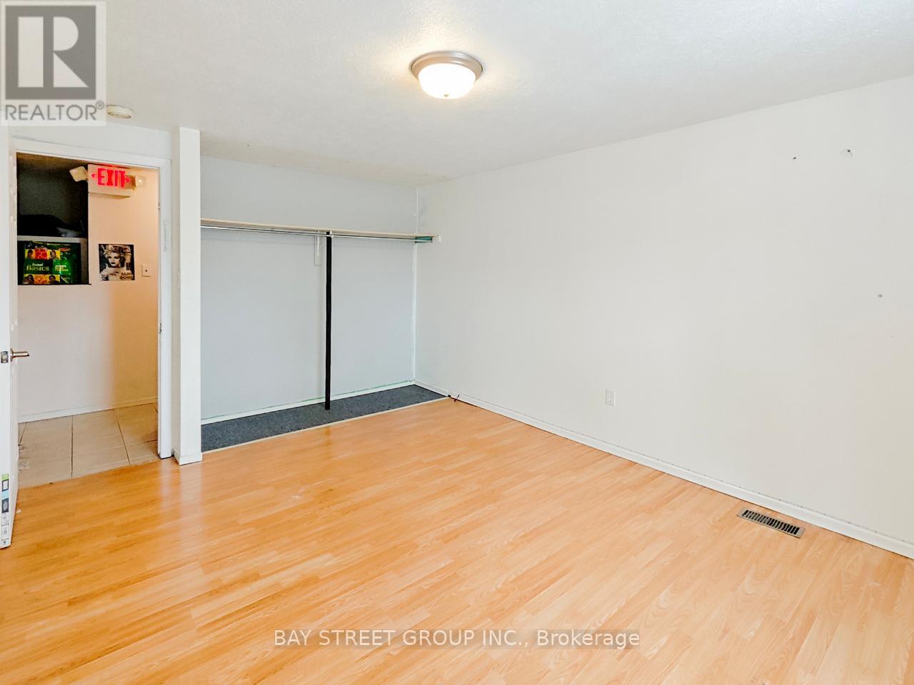Upper Floor - 38 Noecker Street, Waterloo, Ontario  N2J 2R4 - Photo 7 - X13104518