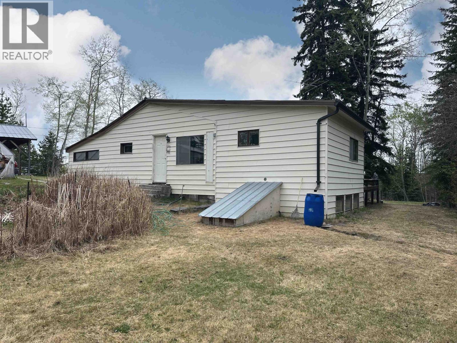 6808 Stokes Road, 100 Mile House, British Columbia  V0K 2E2 - Photo 27 - R3121458