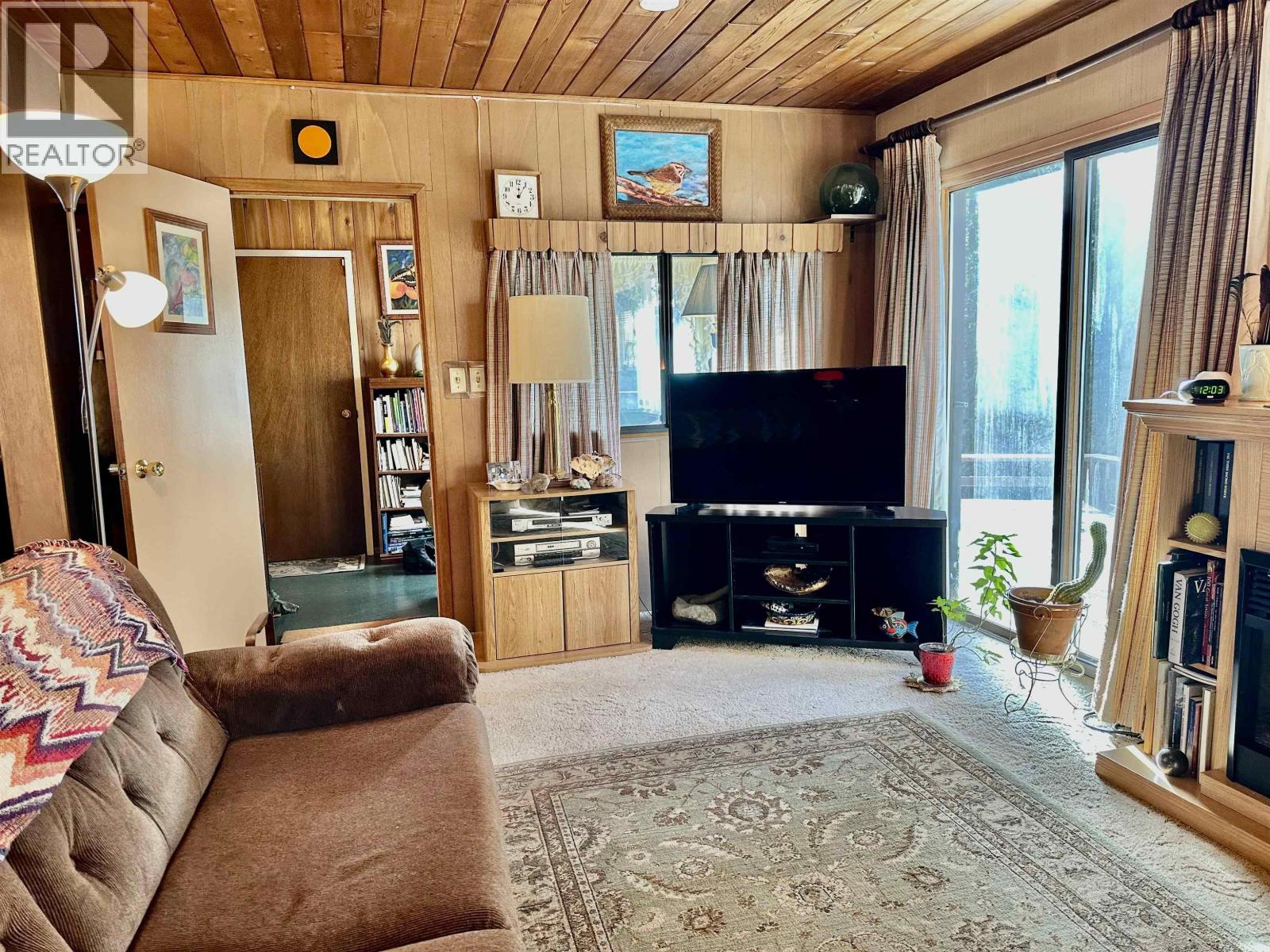 6808 Stokes Road, 100 Mile House, British Columbia  V0K 2E2 - Photo 6 - R3121458