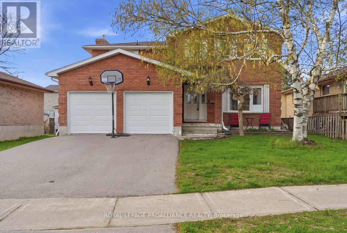 276 College Street W, Belleville, Ontario  K8P 4X6 - Photo 1 - X12937220