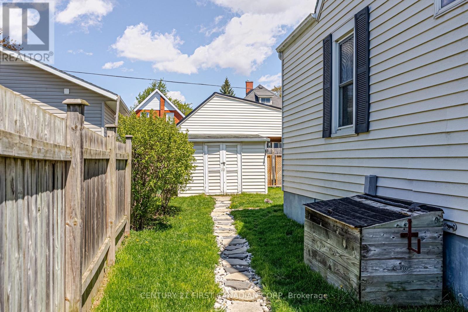 108 Myrtle Street, St. Thomas, Ontario  N5R 2G3 - Photo 37 - X13019508
