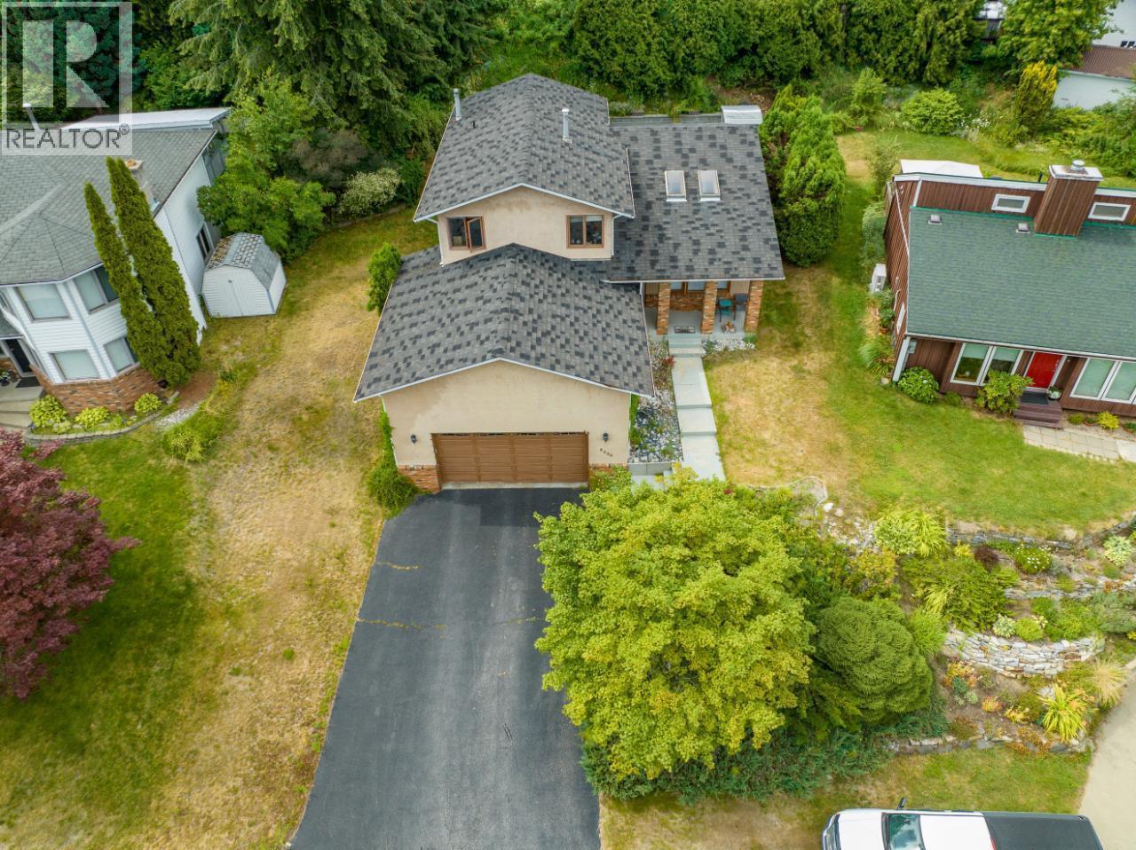 3506 Southridge Drive, Castlegar, British Columbia  V1N 4A3 - Photo 2 - 10386690