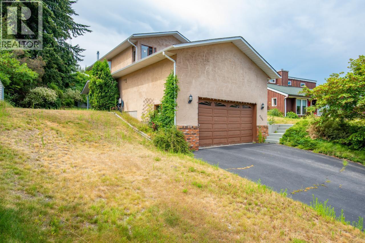 3506 Southridge Drive, Castlegar, British Columbia  V1N 4A3 - Photo 4 - 10386690