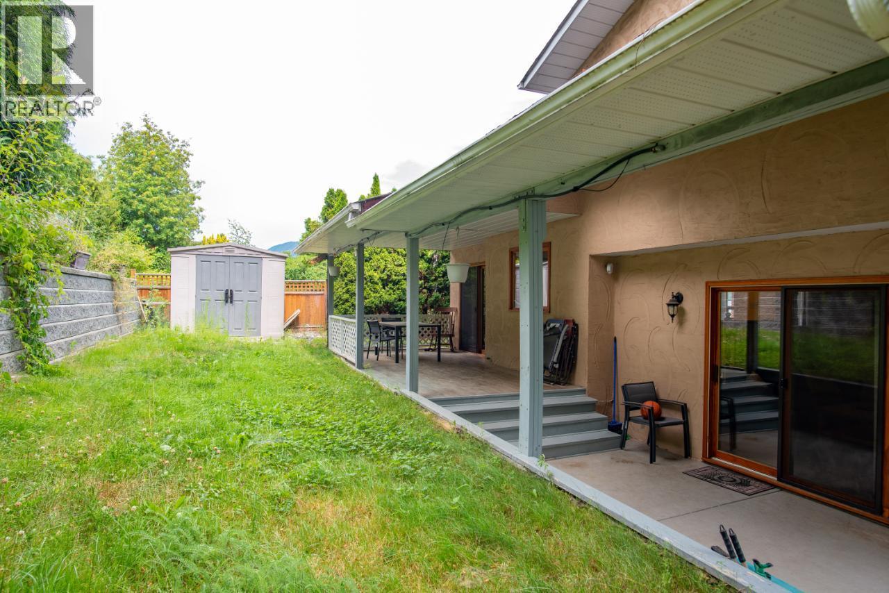 3506 Southridge Drive, Castlegar, British Columbia  V1N 4A3 - Photo 47 - 10386690