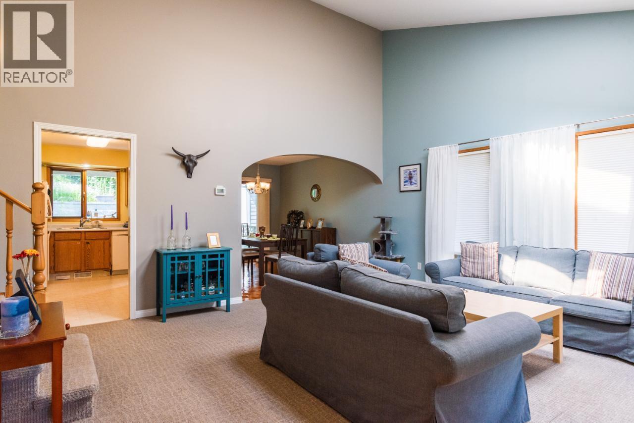 3506 Southridge Drive, Castlegar, British Columbia  V1N 4A3 - Photo 6 - 10386690