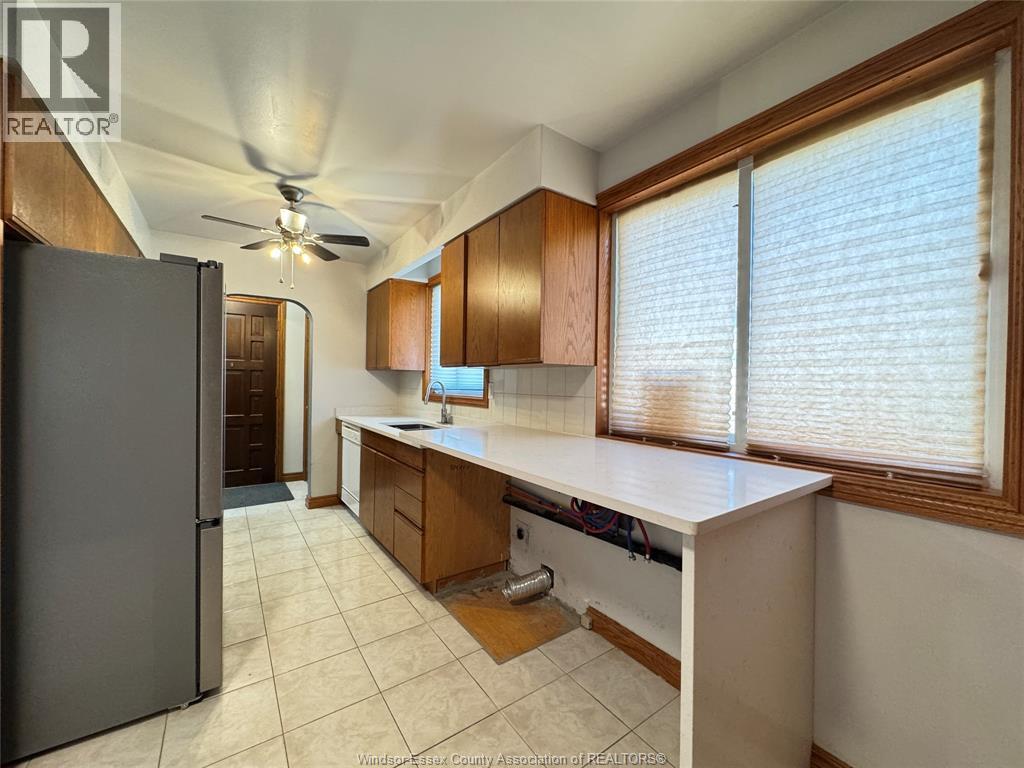 1595 Sun Valley, Windsor, Ontario  N9C 3R1 - Photo 25 - 26010570