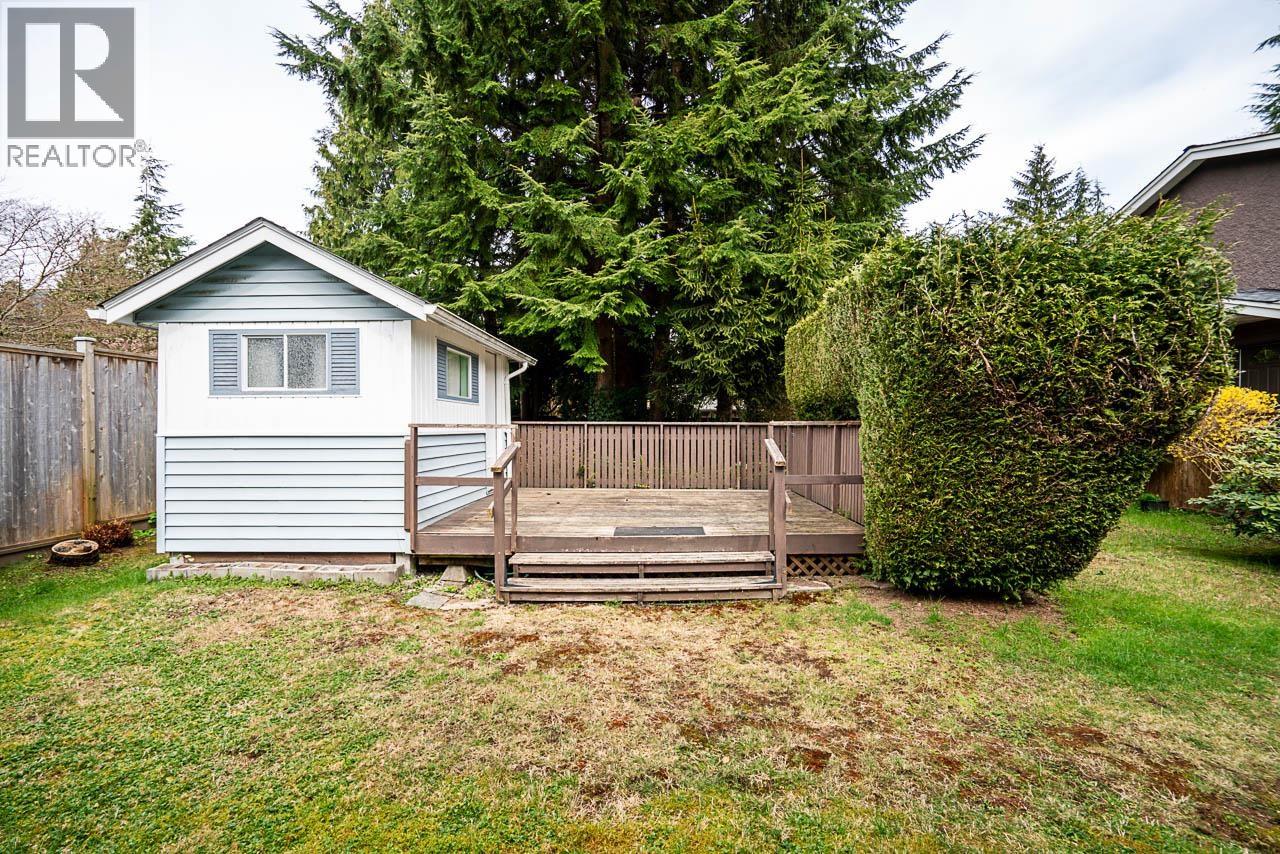 1634 Ross Road, North Vancouver, British Columbia  V7J 1V4 - Photo 3 - R3110908
