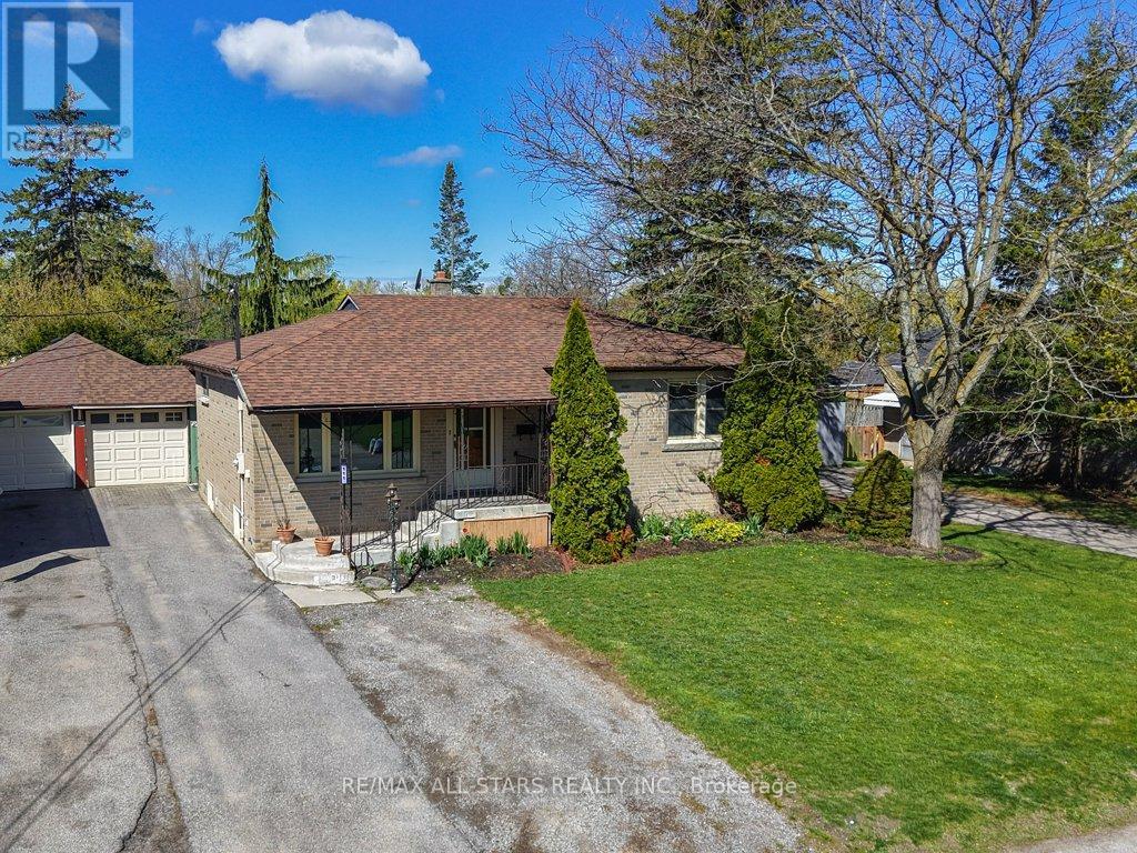 111 ADELAIDE STREET N, Kawartha Lakes, Ontario
