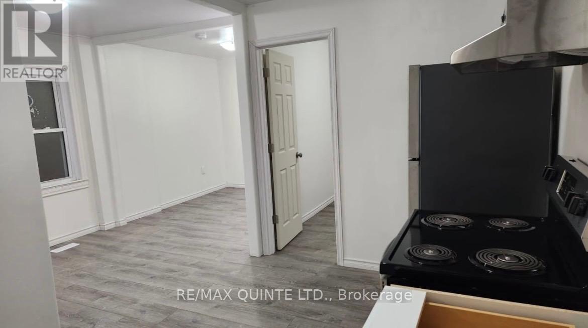2 - 27 Dundas Street E, Quinte West, Ontario  K8V 1K6 - Photo 2 - X13104814